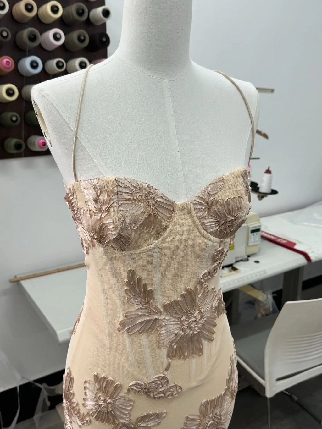Bettergirl 2026 Ramadan French style light luxury 3D flower backless fishbone mesh evening dress