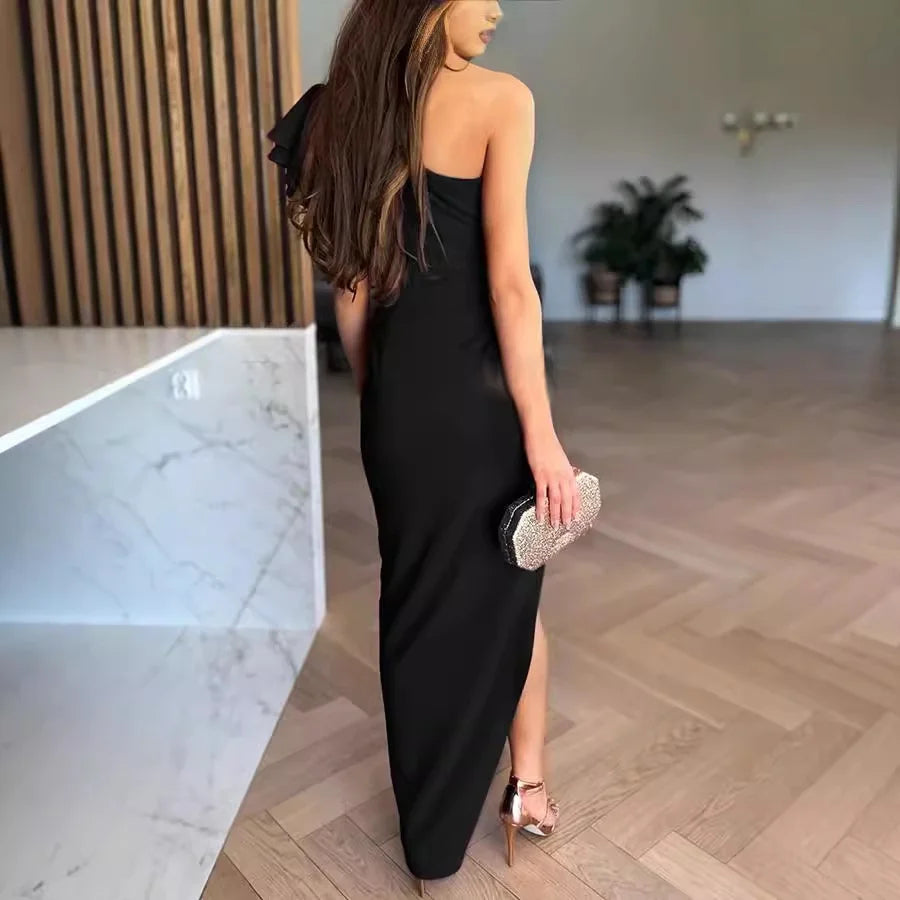 Robe longue une épaule à volants