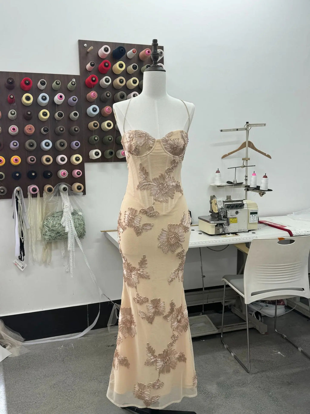 Bettergirl 2026 Ramadan French style light luxury 3D flower backless fishbone mesh evening dress