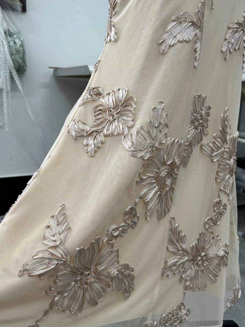 Bettergirl 2026 Ramadan French style light luxury 3D flower backless fishbone mesh evening dress