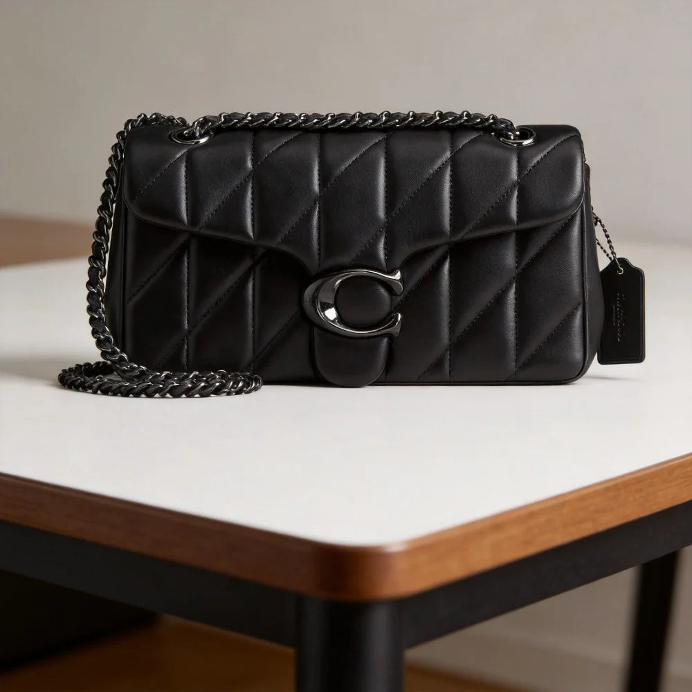 The 2026 Model High-end Chain Shoulder Bag Features a Diamond-pattern Design, Which is Both Fashionable And Versatile.