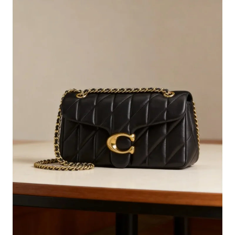 The 2026 Model High-end Chain Shoulder Bag Features a Diamond-pattern Design, Which is Both Fashionable And Versatile.