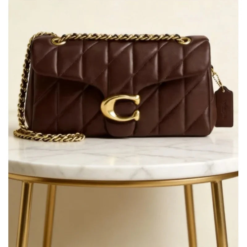 The 2026 Model High-end Chain Shoulder Bag Features a Diamond-pattern Design, Which is Both Fashionable And Versatile.
